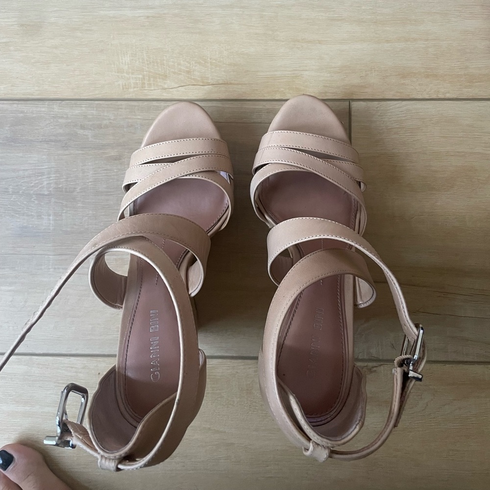 Gianni Bini wedges